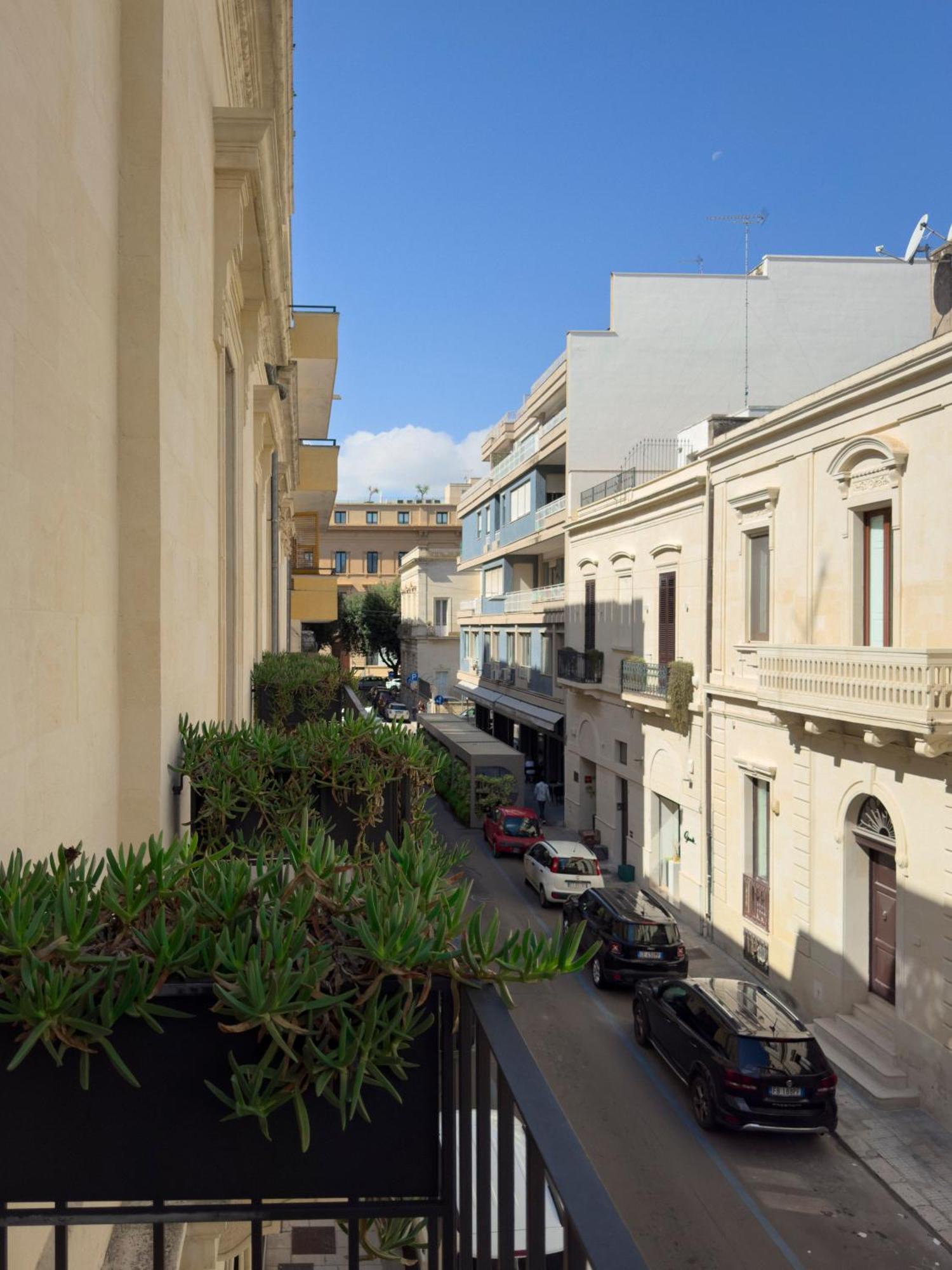 Hotel Casa 300Mila Lecce Esterno foto